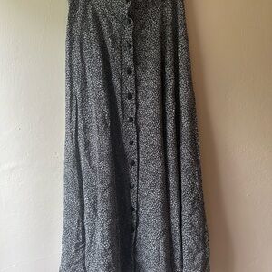 Chic Black Floral Maxi Skirt